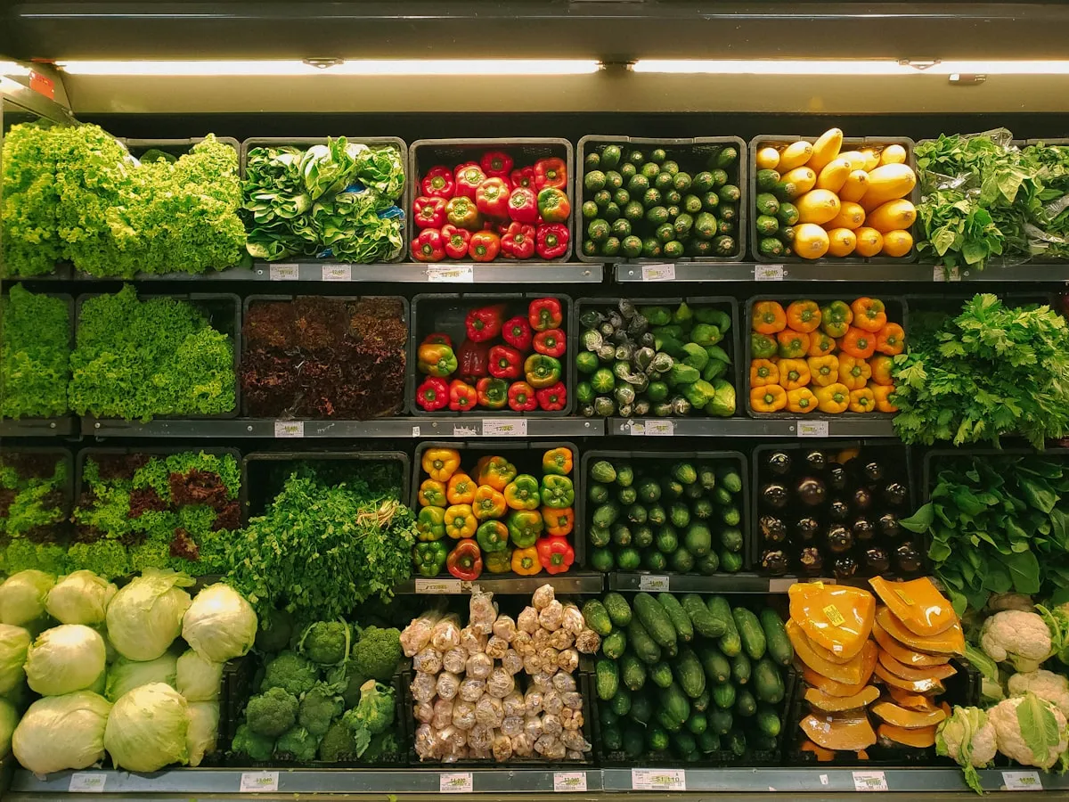 Employé en rayon supermarché